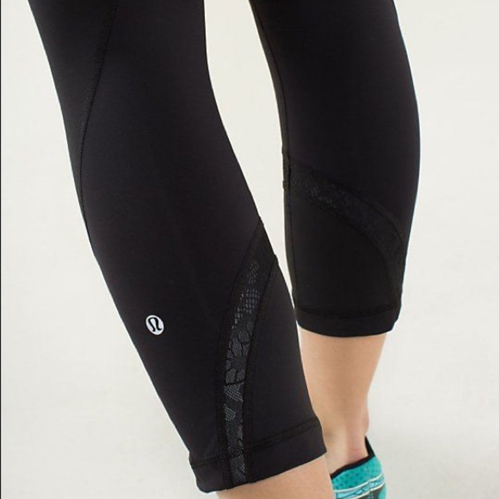 Lululemon Run:Inspire Crop II*SE*REFLECT with Lace